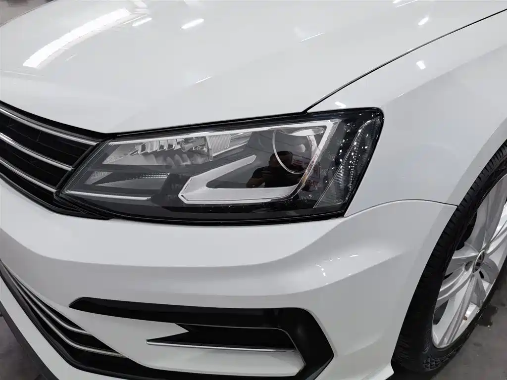 Volkswagen Sagitar 2018 280TSI DSG Spark Edition фото 7