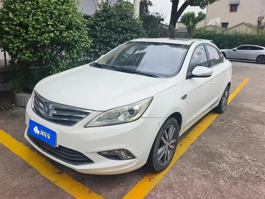 Фото 1 - Changan Eado