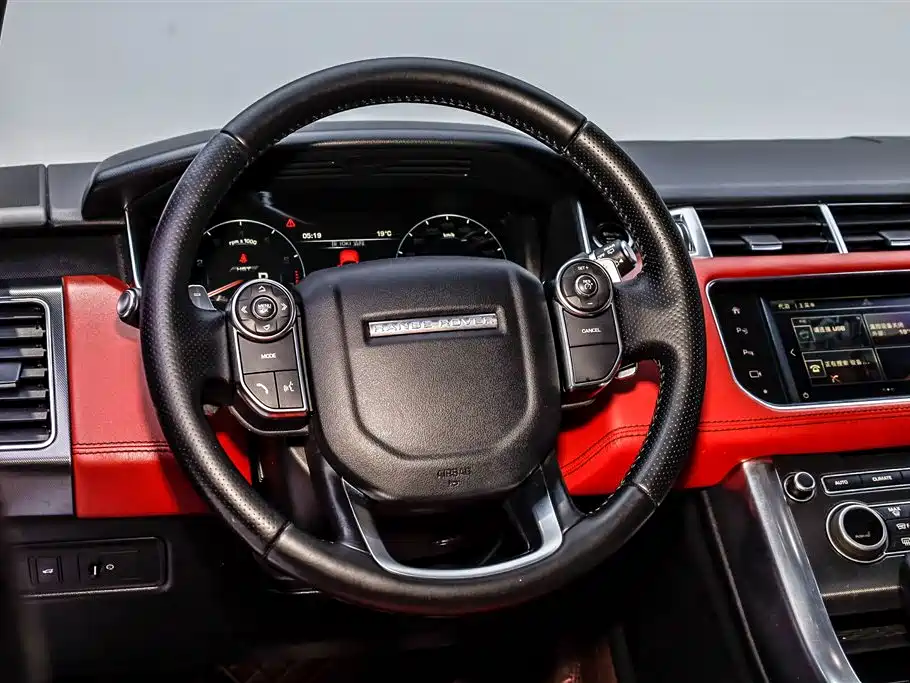 Land Rover Range Rover Sport 2016 3.0 SC V6 HST фото 2