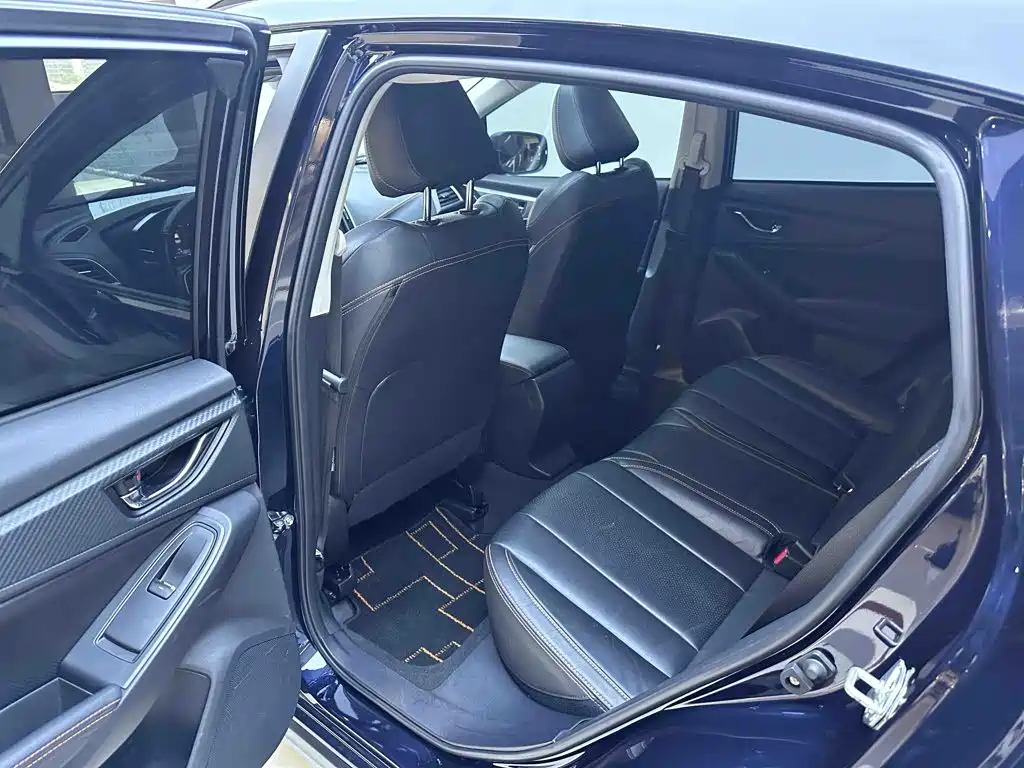 Фото 10 - Subaru XV
