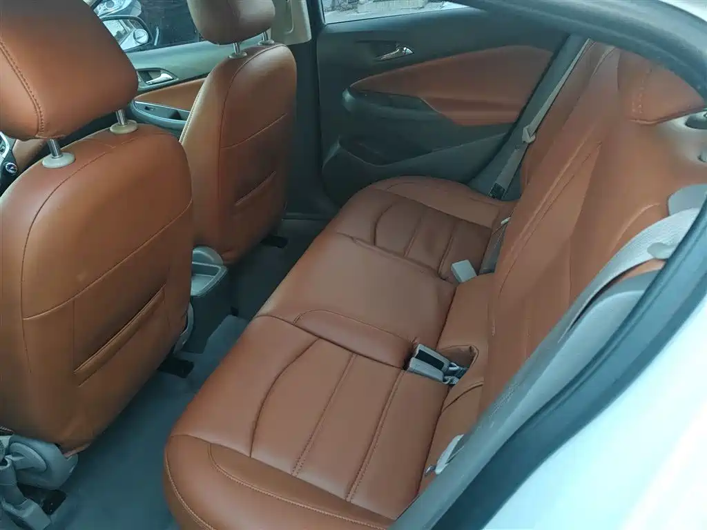 Chevrolet Cruze 2016 1.5L Automatic Fashion Sunroof Edition фото 17