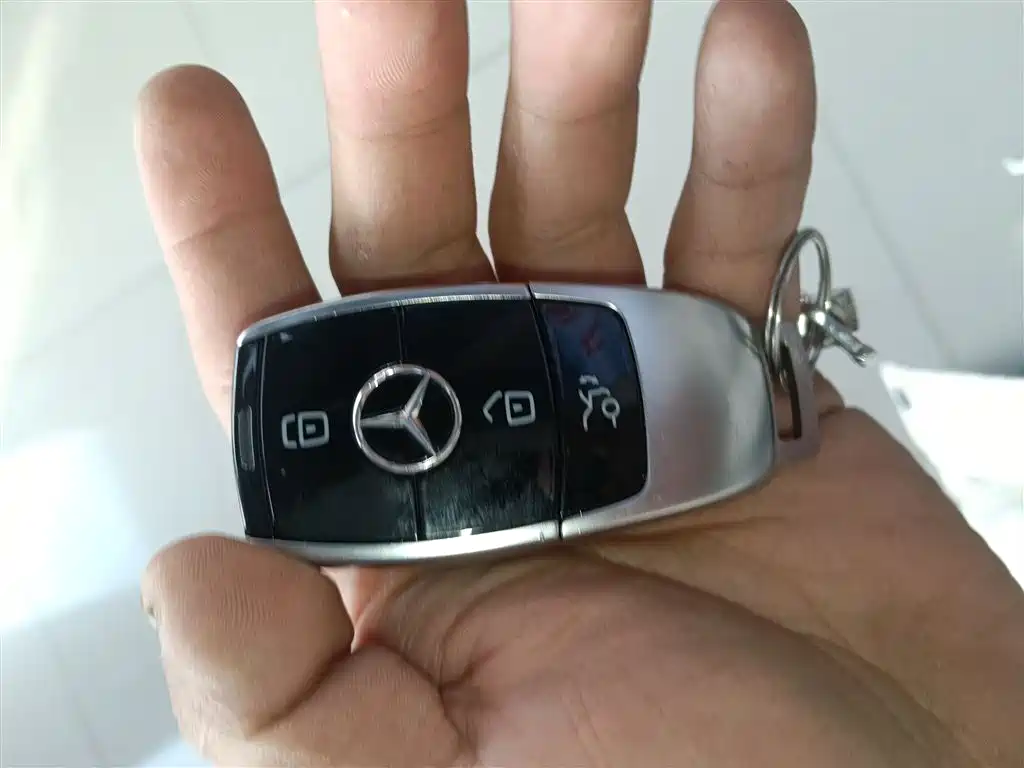 Mercedes-Benz E-Class New Energy 2023 E 350 e L Plug-in Hybrid Sport Sedan фото 17