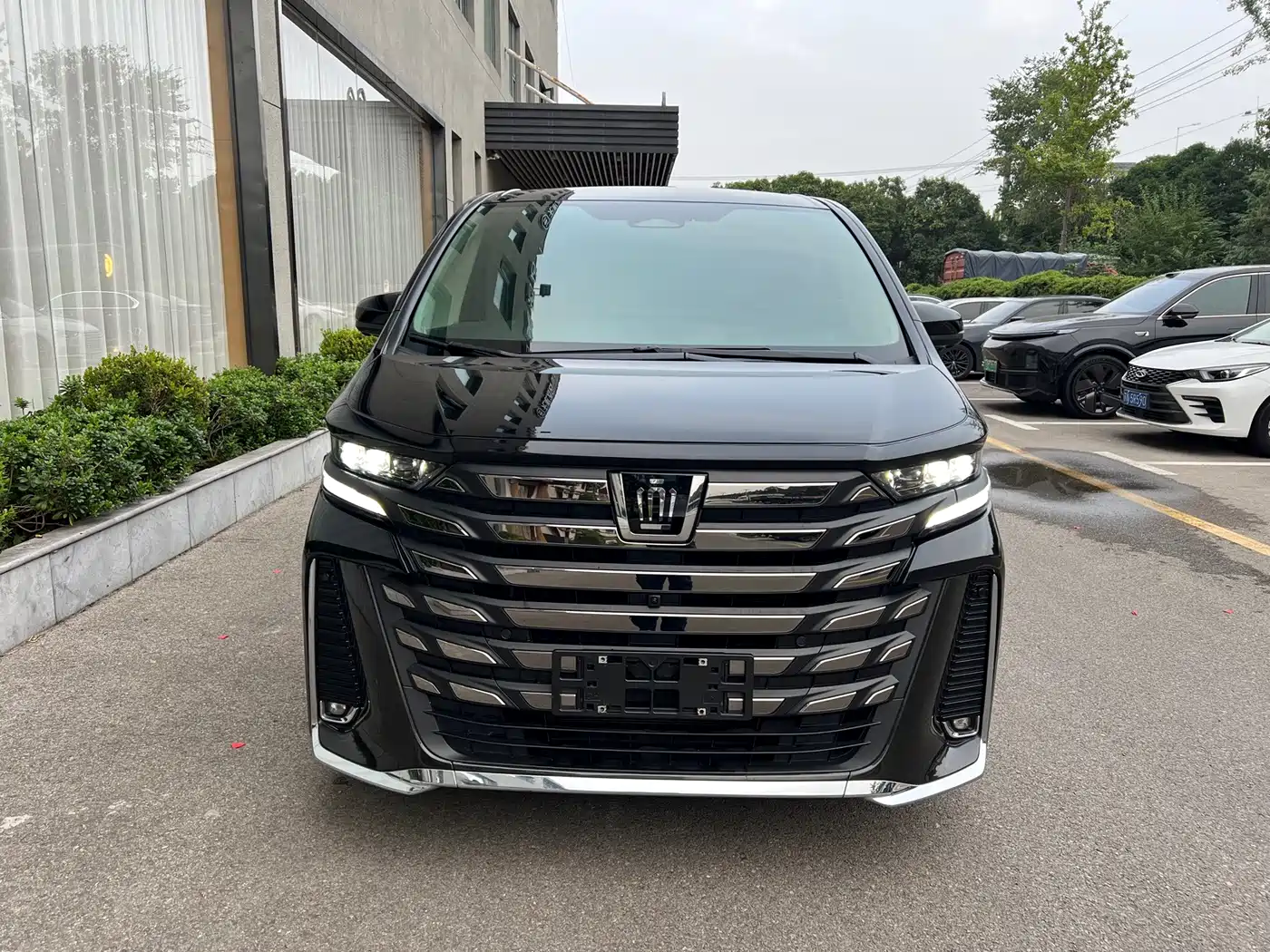 Toyota Vellfire 2023 2024 Crown Hybrid 2.5L Premium Edition