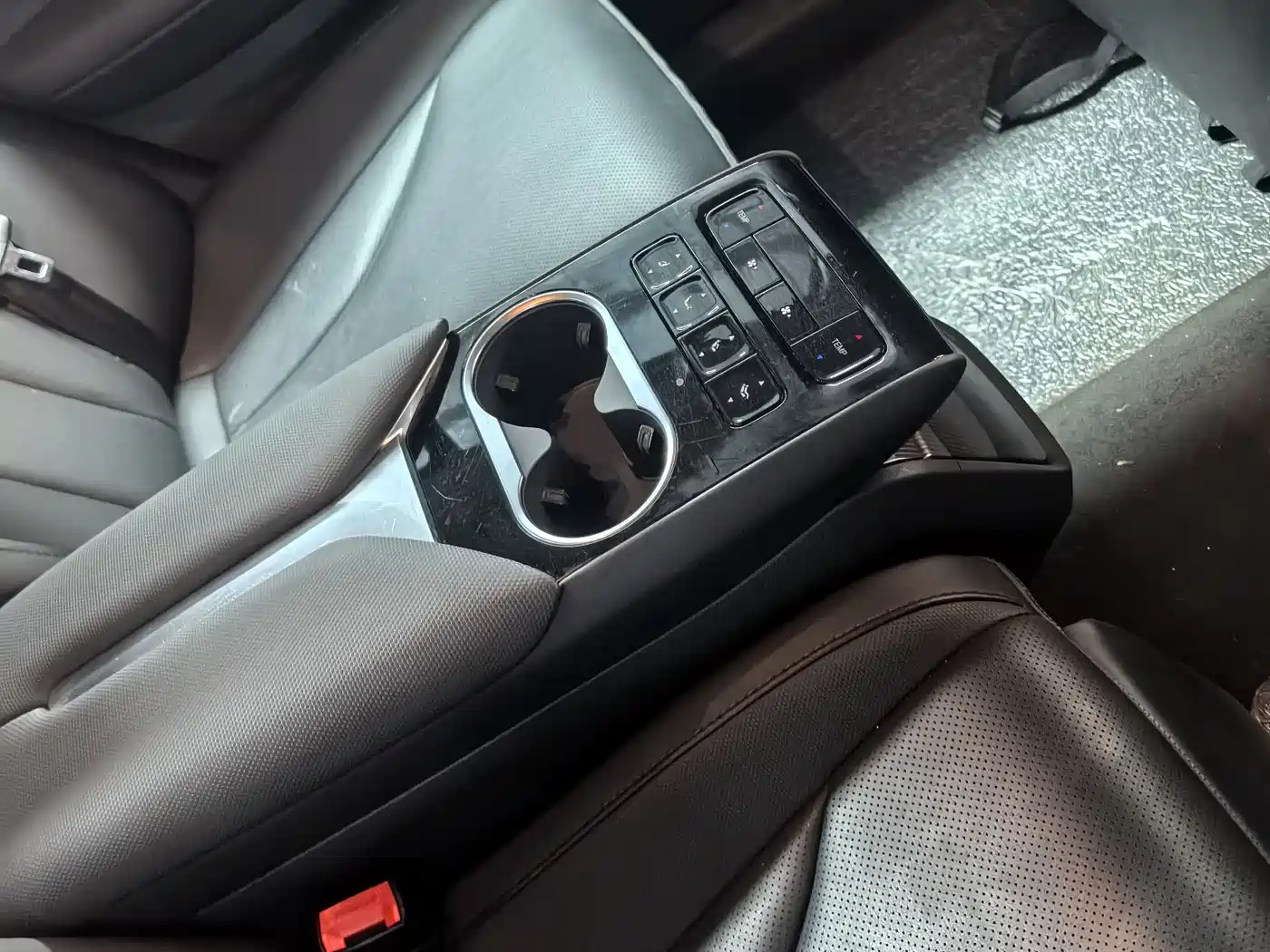 Hongqi E-QM5 2021 Ride-hailing Charging T3 Edition 4-seater фото 6