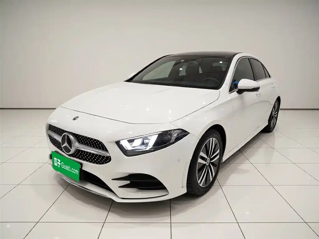 Mercedes-Benz A-Class 2019 A 180 L Sport Sedan фото 2