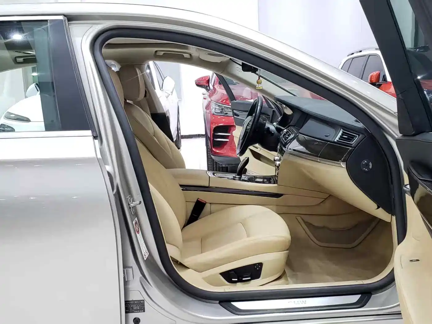 BMW 7 Series 2009 Model 740Li Leading Edition фото 7