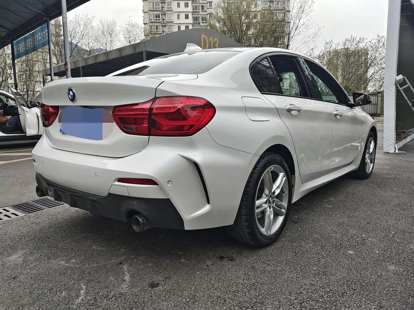 BMW 1 Series 2022 120i M Sport Shadow Edition фото 6