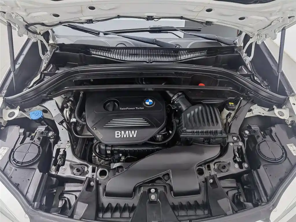 BMW X1 2018 sDrive18Li Fashion Model фото 6