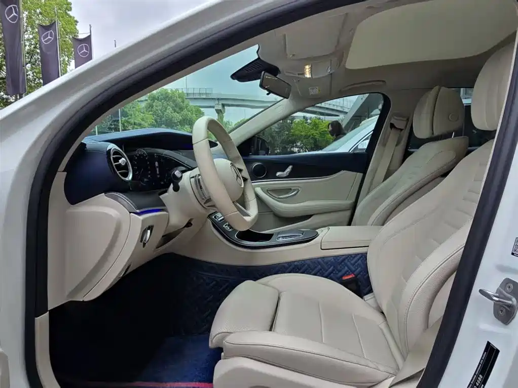 Mercedes-Benz E-Class 2021 E 260 L Sport фото 14