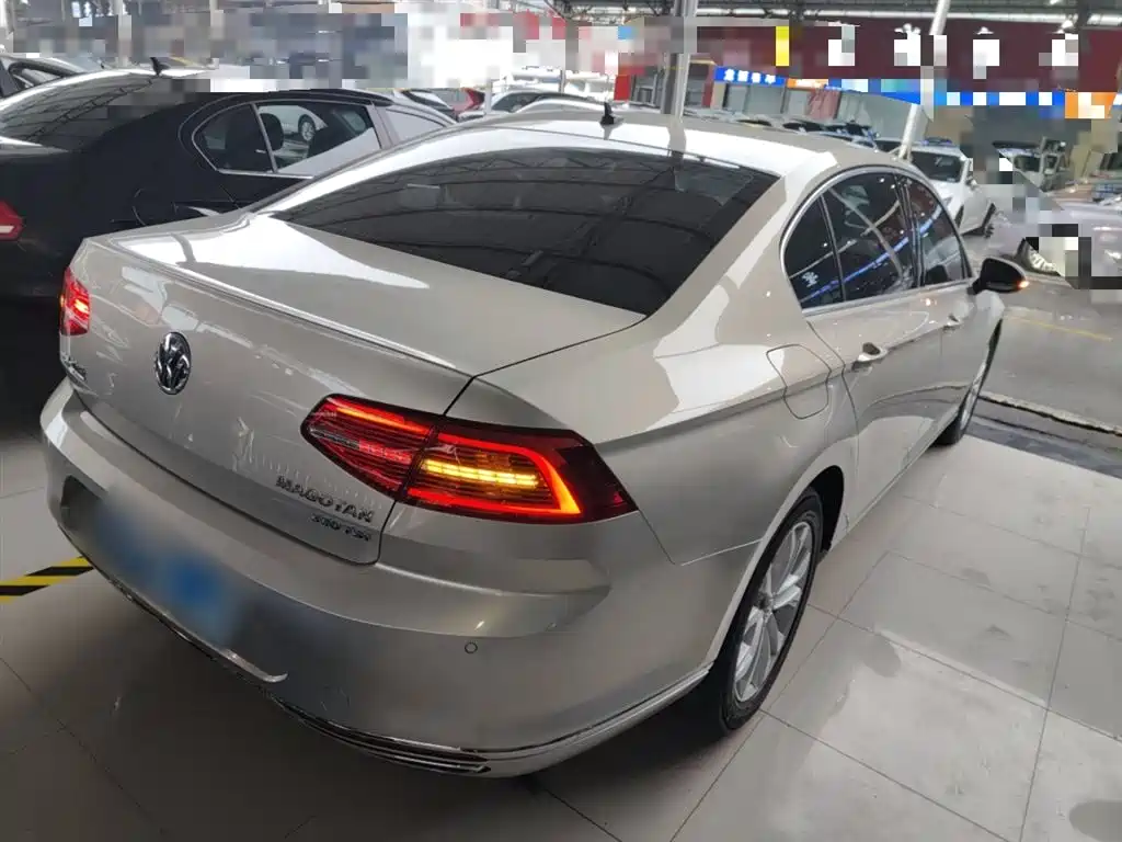 Volkswagen Magotan 2019 330TSI DSG Luxury Class China VI фото 7