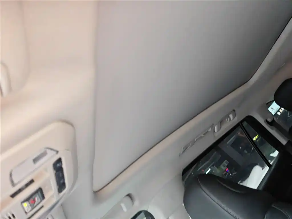 Toyota Highlander 2022 Model Dual Engine 2.5L 4WD Premium Edition 7-Seater фото 21