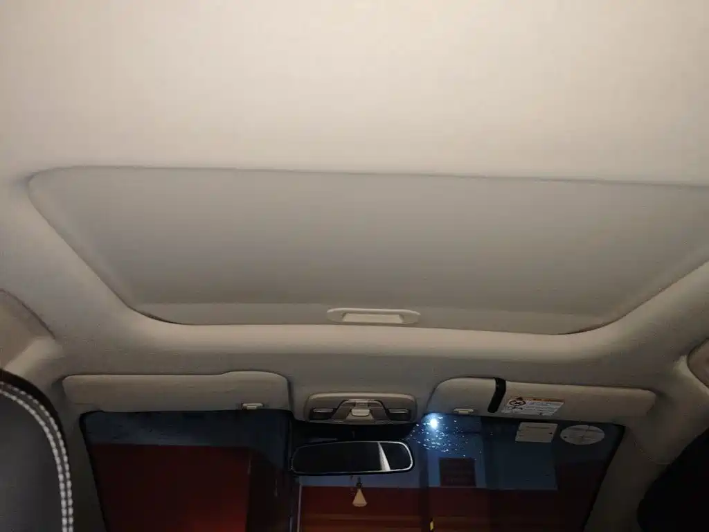 Фото 9 - Geely Vision X3