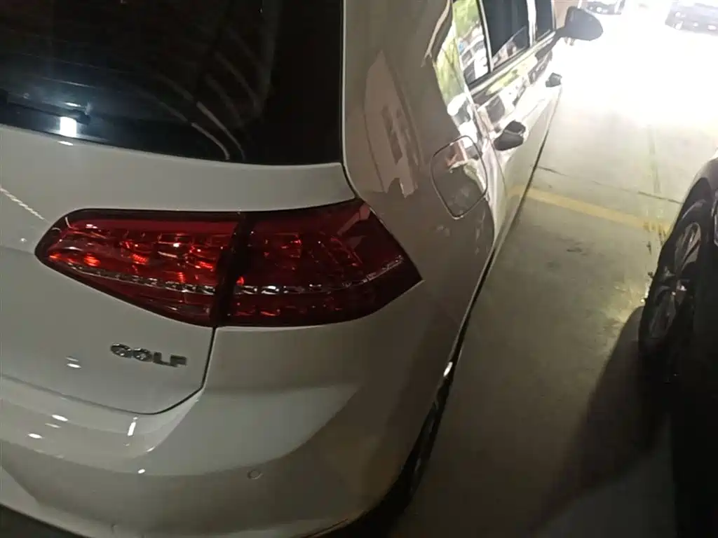 Volkswagen Golf 2016 1.6L Automatic Fashion фото 8