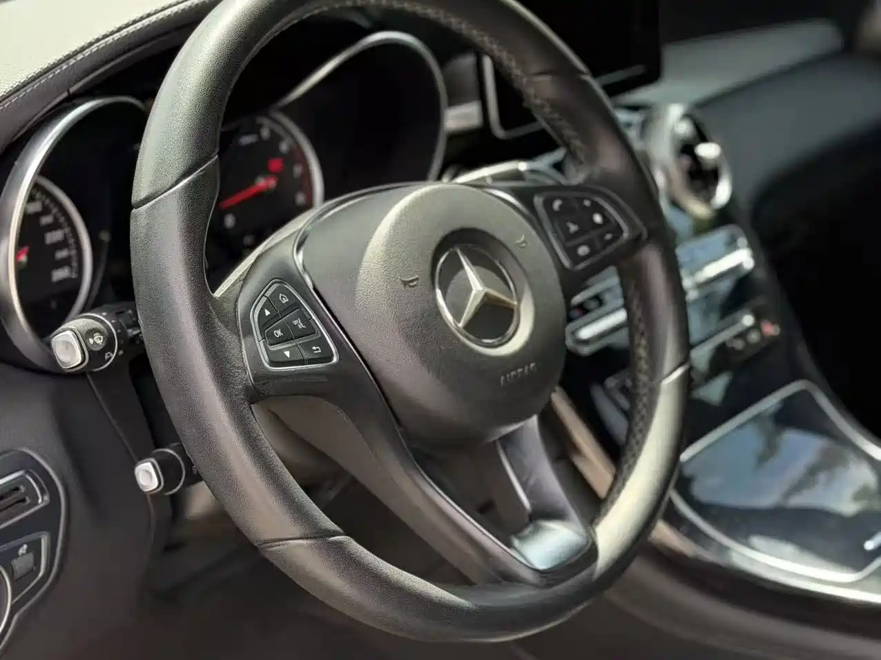 Mercedes-Benz GLC 2017 GLC 200 4MATIC фото 6