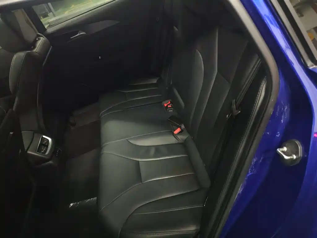 Hongqi H5 2020 1.8T Automatic Smart Connection Qi Rhythm Edition фото 10