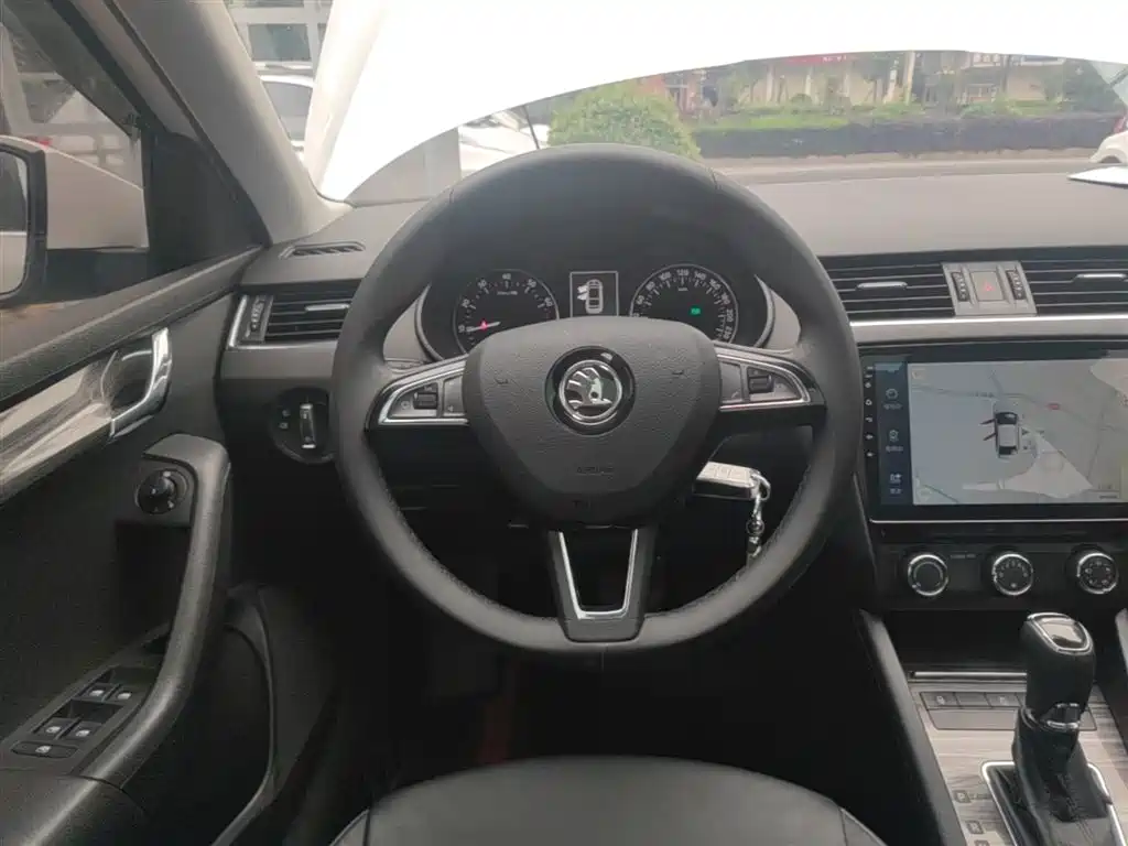 Škoda Octavia 2017 1.6L Automatic Smart Edition фото 11
