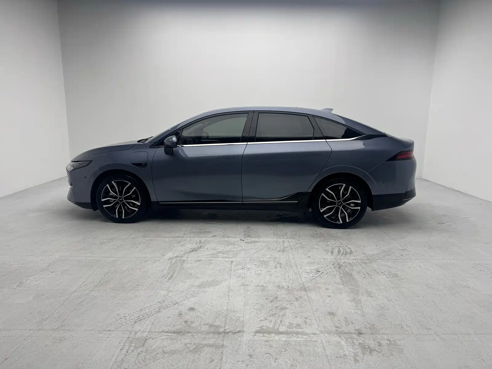 Фото 2 - XPeng P5