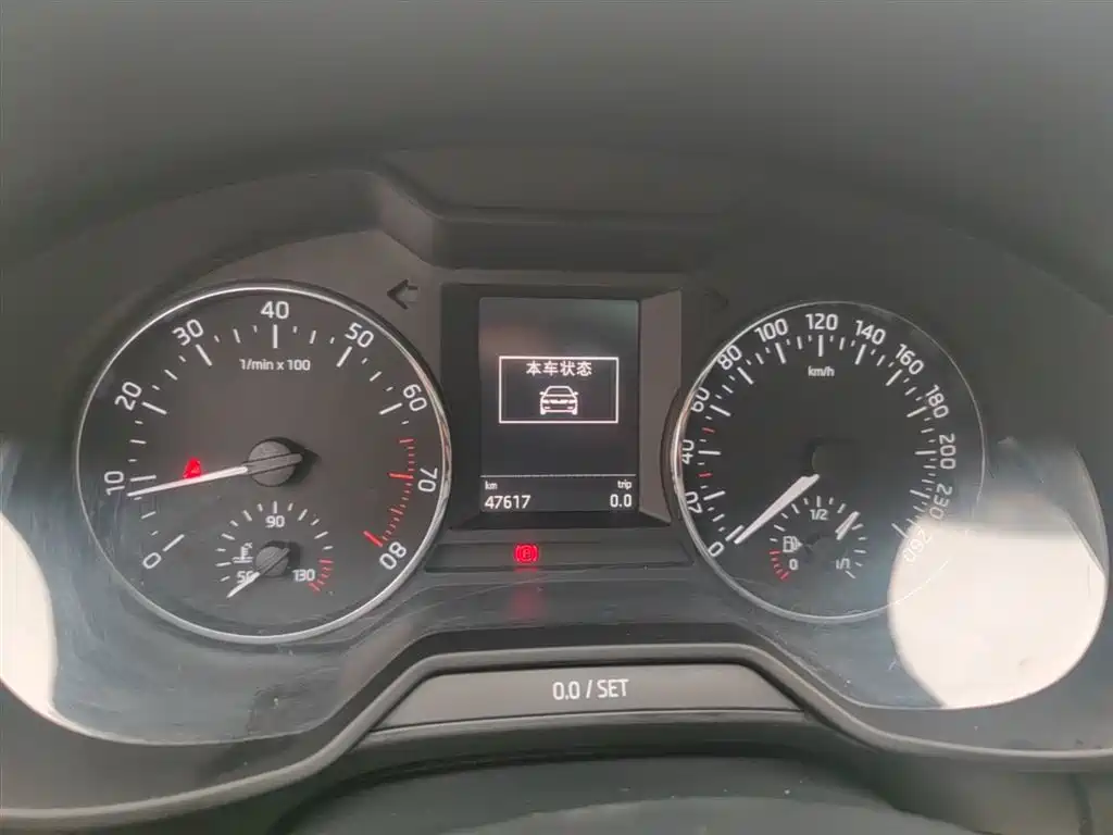 Škoda Octavia 2017 1.6L Automatic Smart Edition фото 12