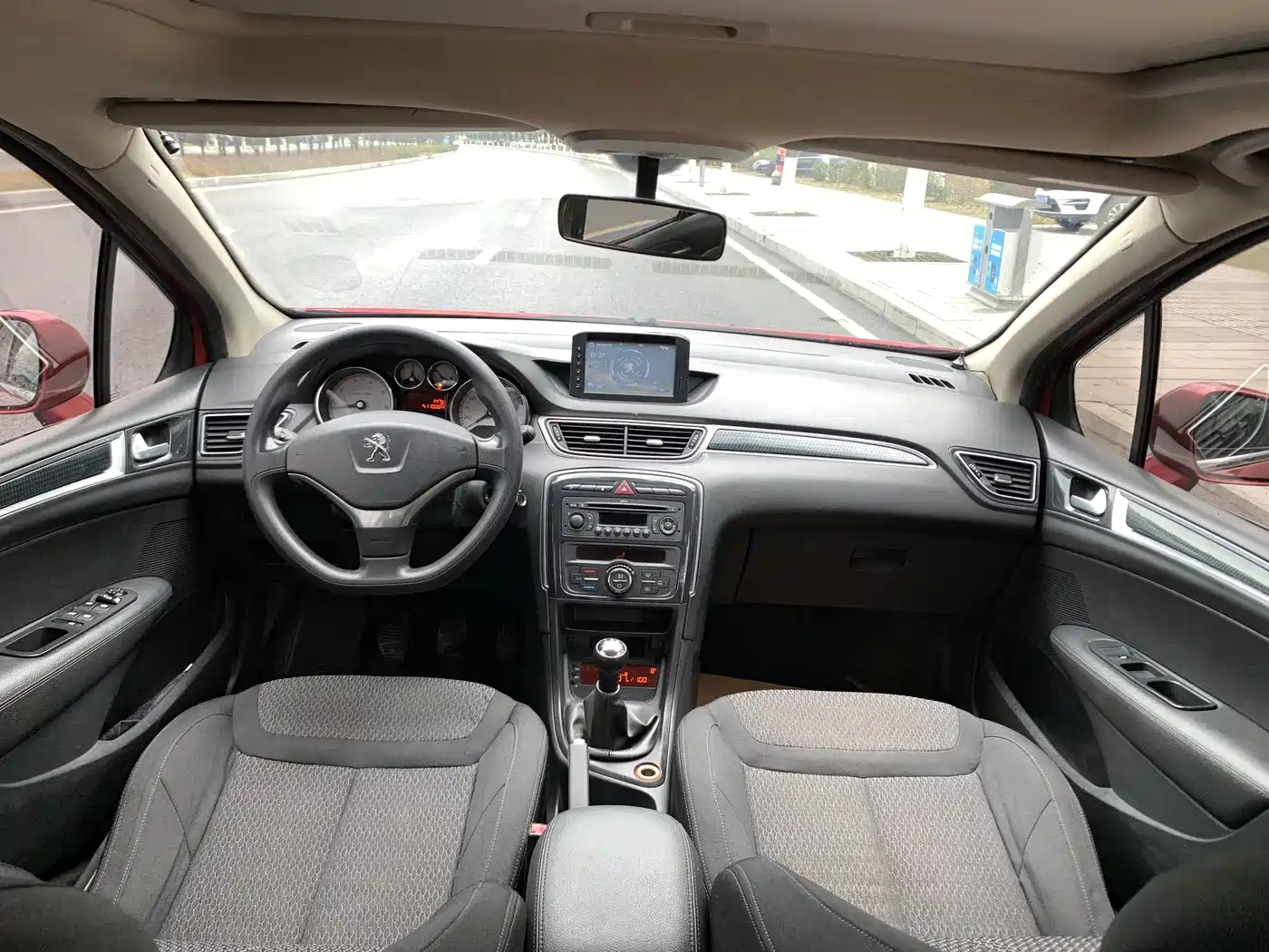Peugeot 308 2012 1.6L Manual Premium Type фото 15