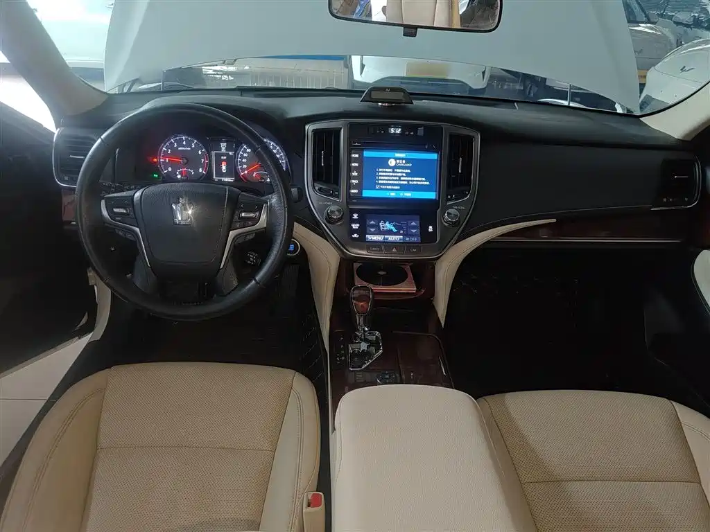 Toyota Crown 2015 2.5L Smart Edition фото 9
