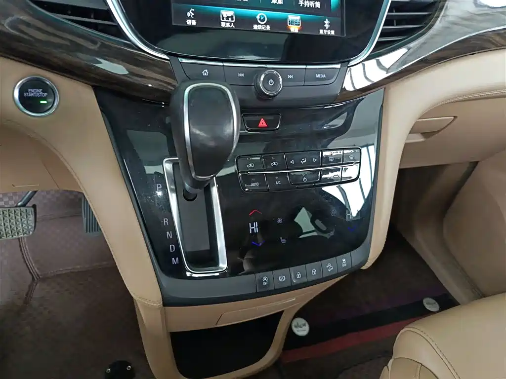 Buick GL8 2017 ES 28T Luxury China V фото 14
