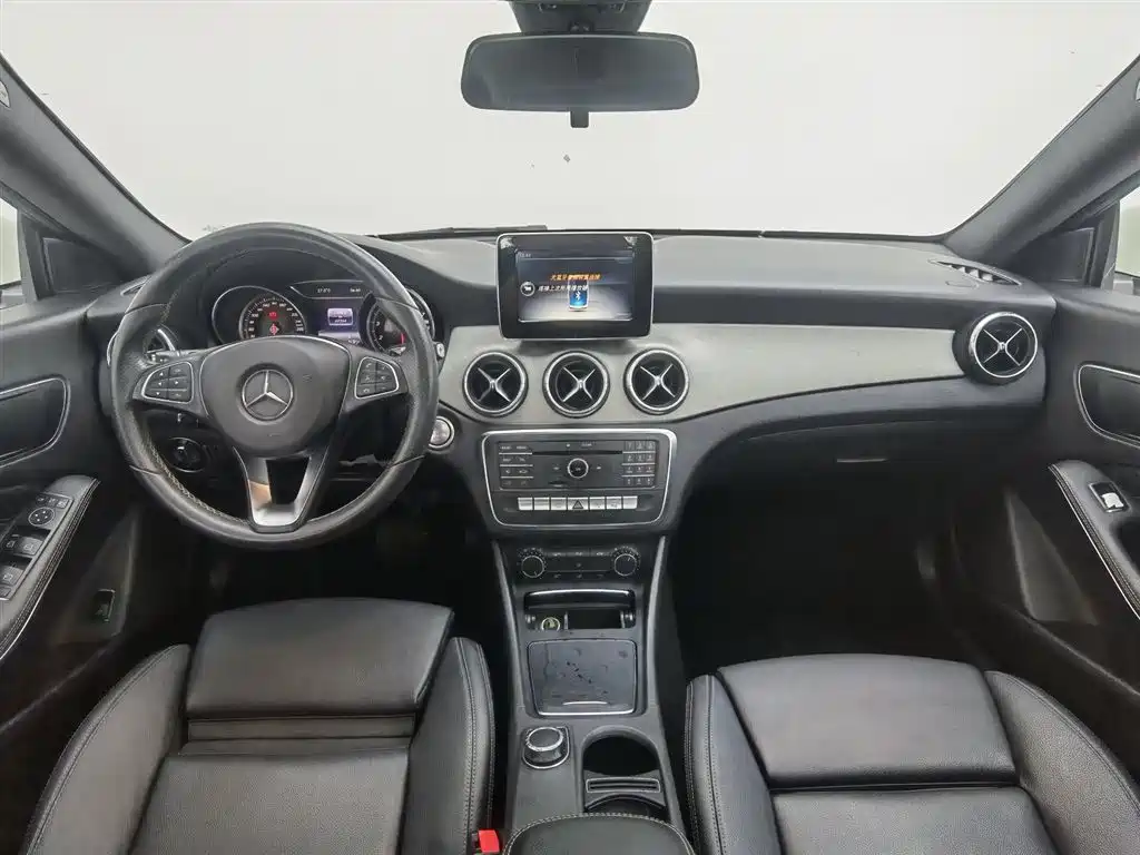 Mercedes-Benz CLA (Import) 2017 CLA 200 Dynamic фото 5