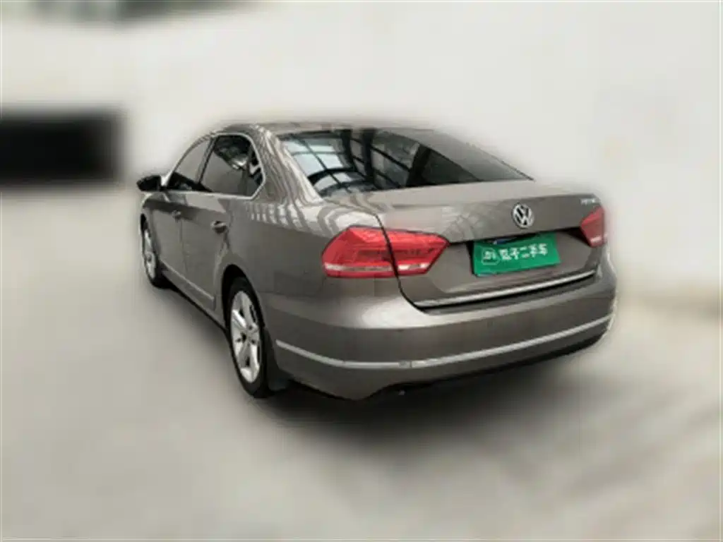Volkswagen Passat 2014 1.8TSI DSG Executive Edition фото 25
