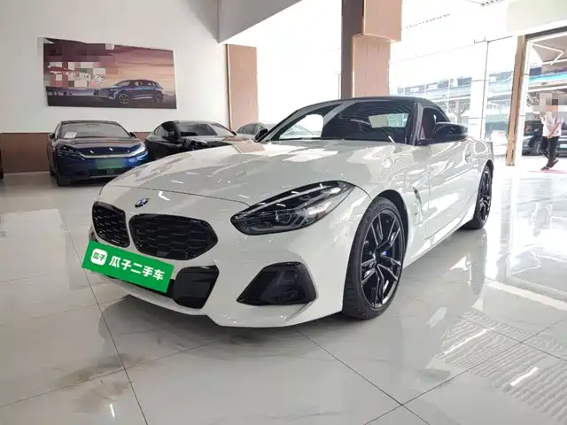 BMW Z4 sDrive 25i, M Чёрный спорт-пакет