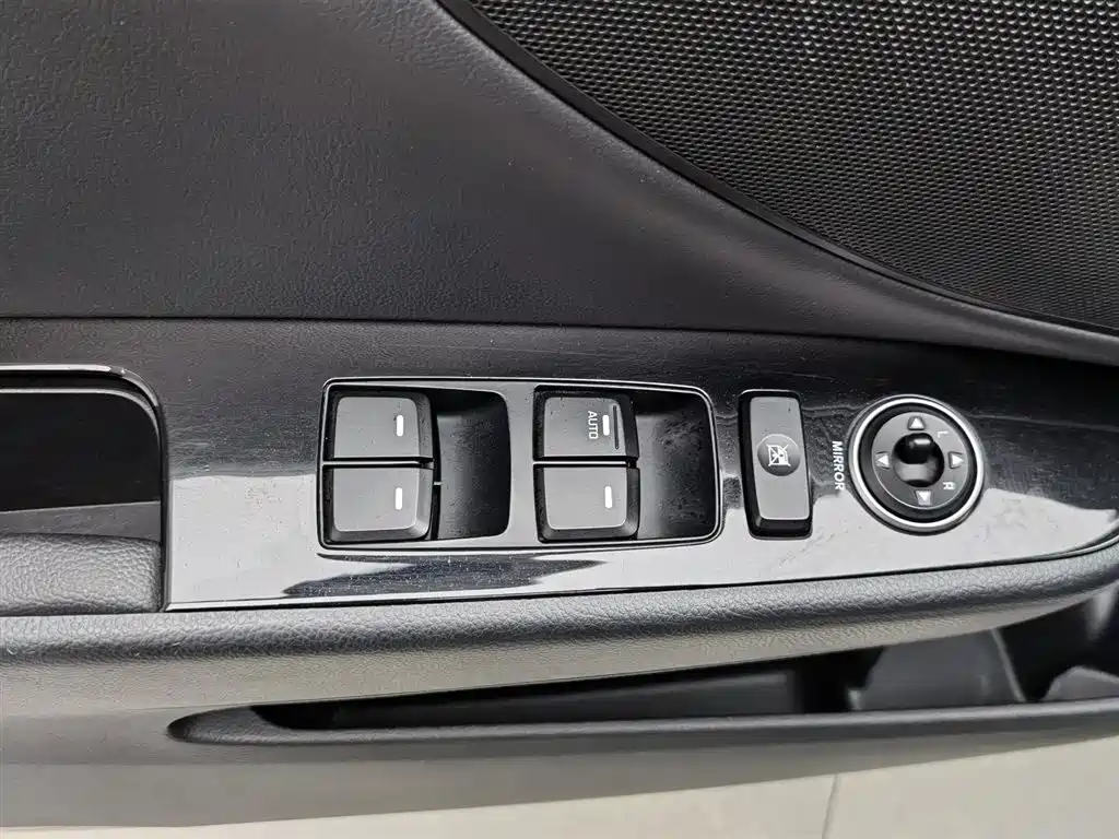 Hyundai Mistra 2016 1.6T Automatic Smart GLS фото 9