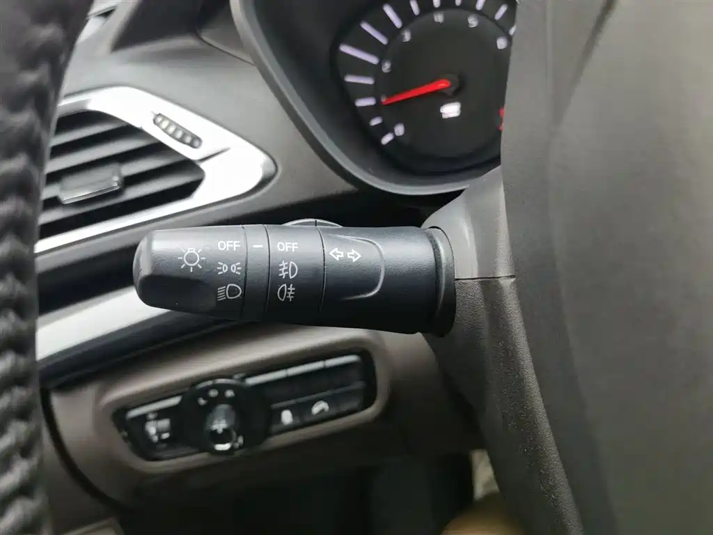 GAC Trumpchi Trumpchi GS4 2017 235T G-DCT 2WD Luxury фото 21