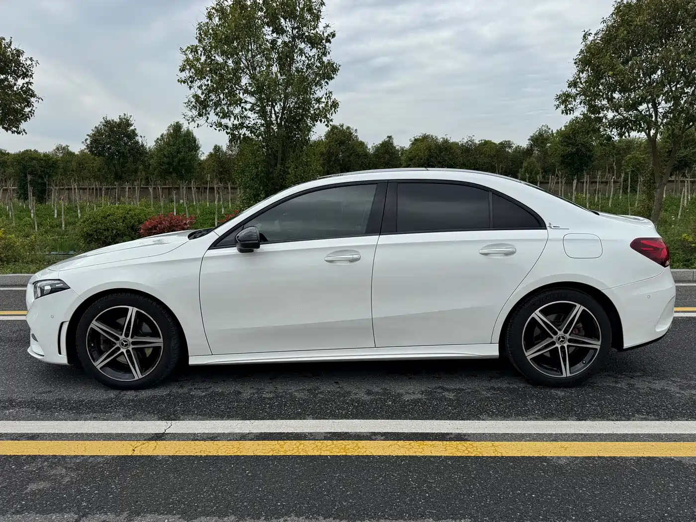 Mercedes-Benz A-Class 2020 Facelift A 220 L 4MATIC Sport Sedan фото 11