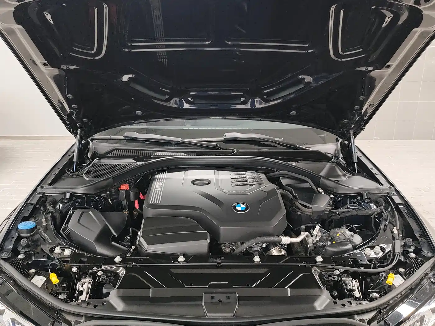 BMW 3 Series 2024 325Li M Sport Package фото 20