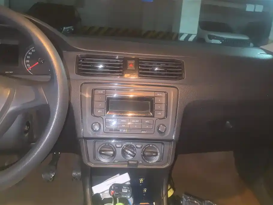 Volkswagen Santana 2018 1.5L Manual Trend Edition фото 13