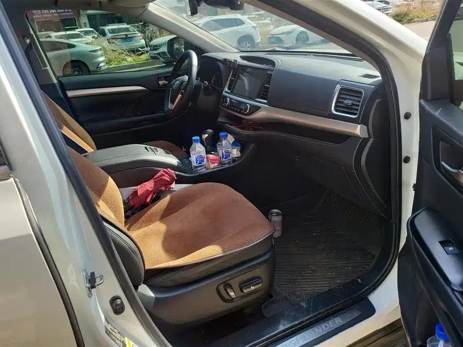 Toyota Highlander 2018 2.0T 4WD Premium 7-seater (China V) фото 8