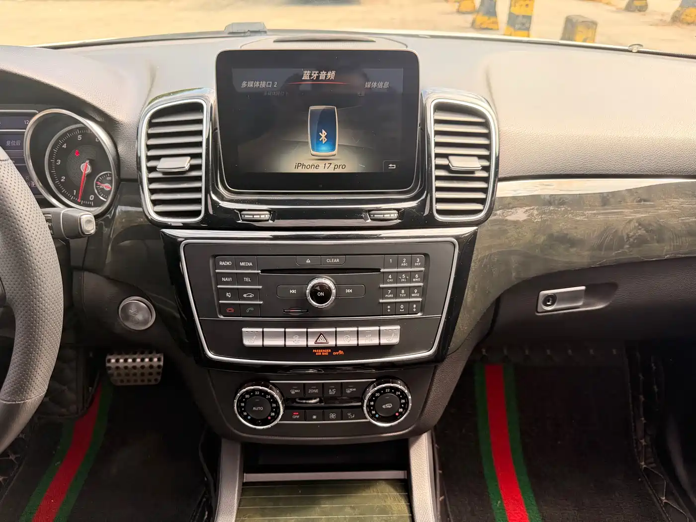 Mercedes-Benz GLE 2018 GLE 400 4MATIC Ultimate Edition фото 8