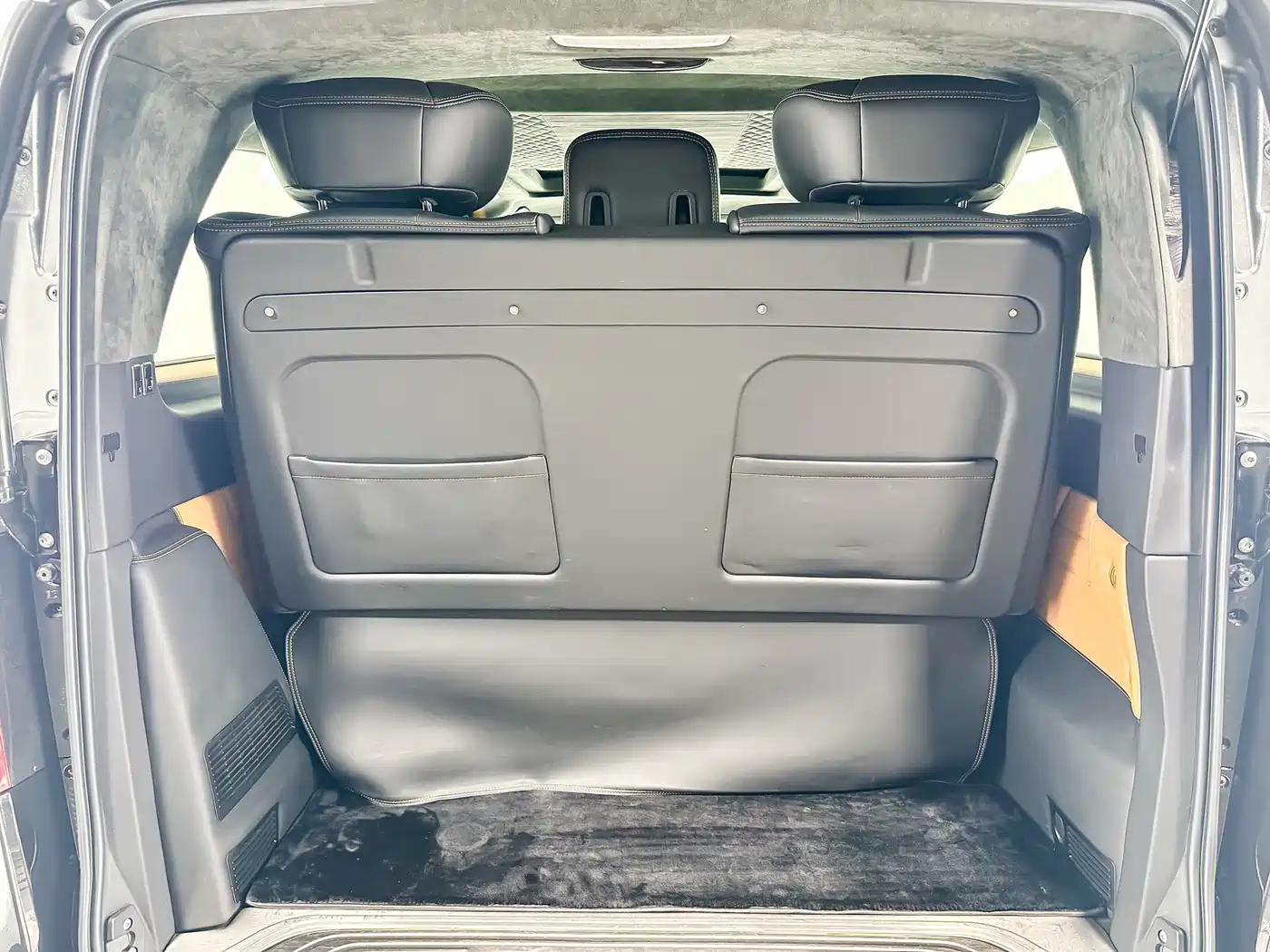 Mercedes-Benz V-Class 2020 Model V 260 L Long Wheelbase Luxury фото 14