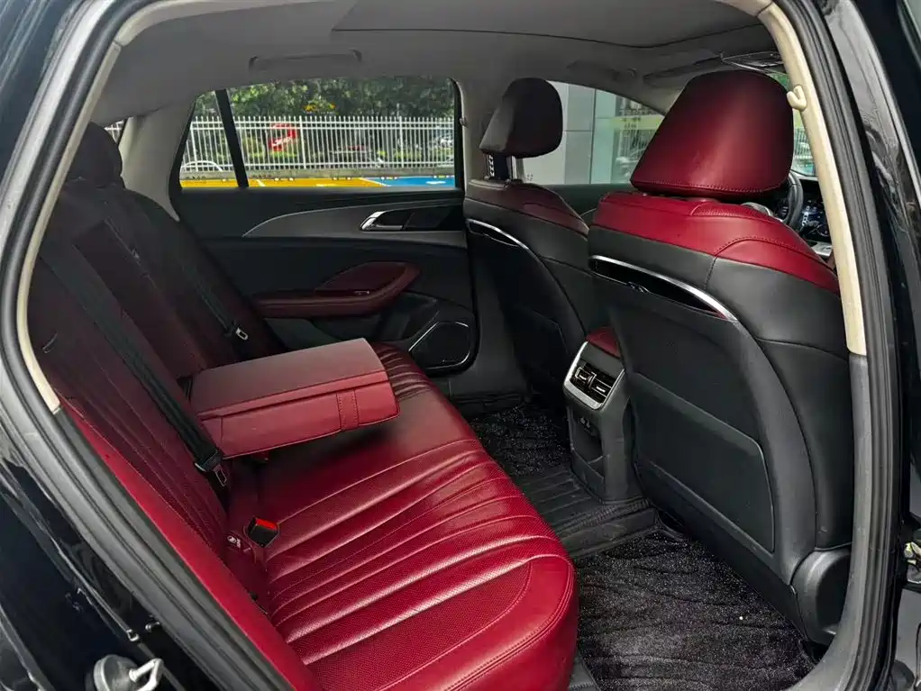 Hongqi H5 2024 2.0T Automatic Smart Connect Flag Smooth Edition фото 13