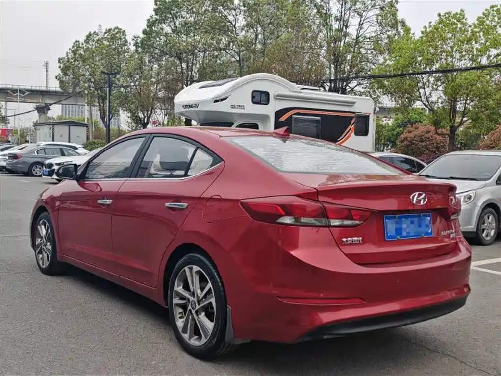 Hyundai Elantra 2016 Model 1.6L Automatic Smart Elite фото 9