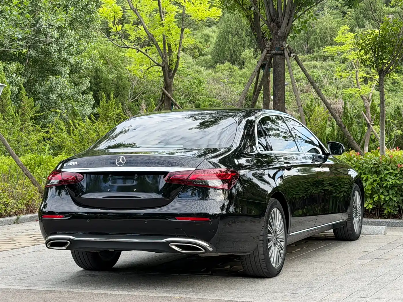Mercedes-Benz E-Class 2022 Second Facelift E 300 L Luxury фото 16
