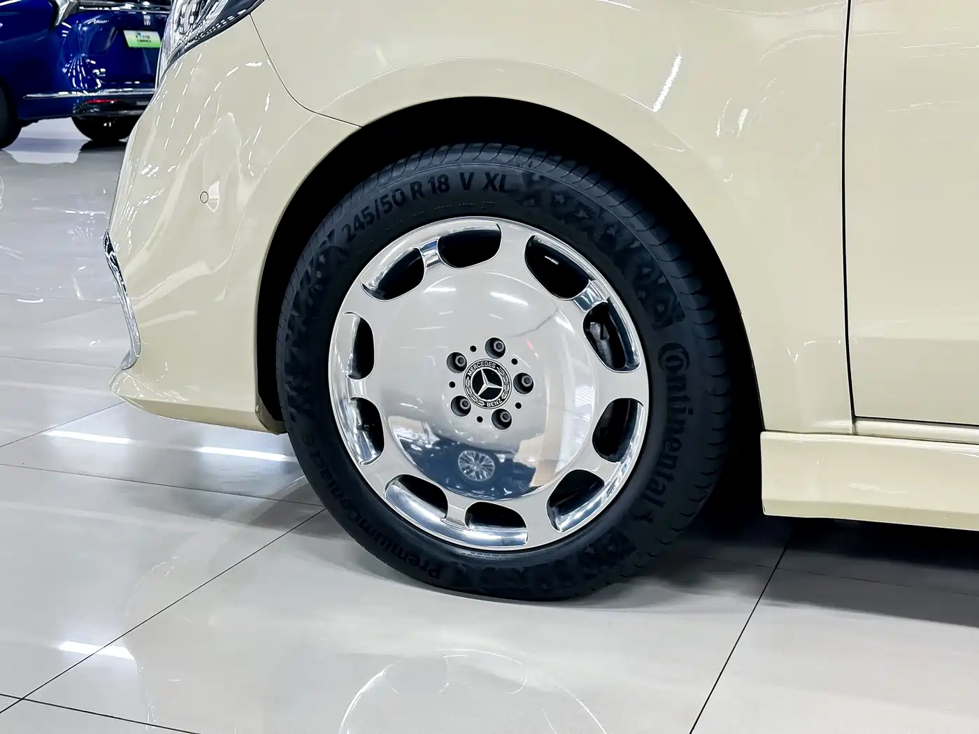Mercedes-Benz V-Class 2022 V 260 L Long Wheelbase Luxury Edition фото 5