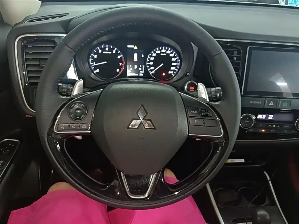 Mitsubishi Outlander 2019 2.4L 4WD Deluxe Edition 5-seater China V фото 11