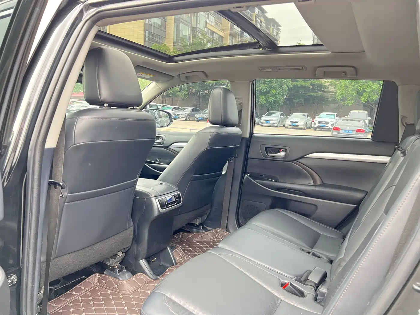 Toyota Highlander 2021 2.0T AWD Luxury 7-Seater фото 12