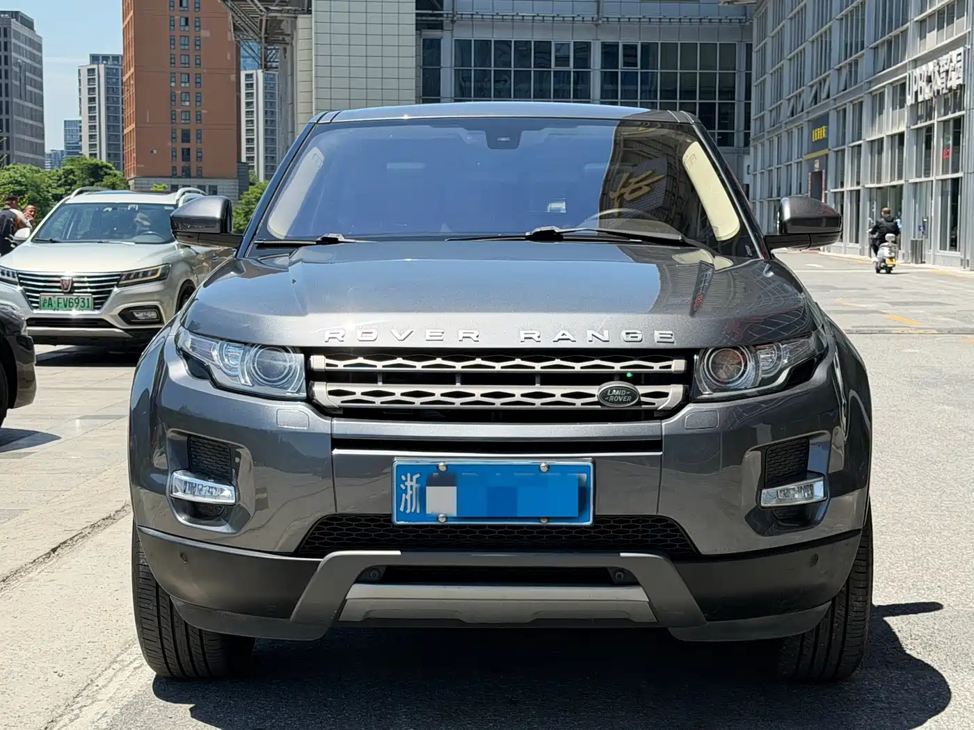 Land Rover Range Rover Evoque 2015 2.0T 5-Door Intelligent Edition фото 4