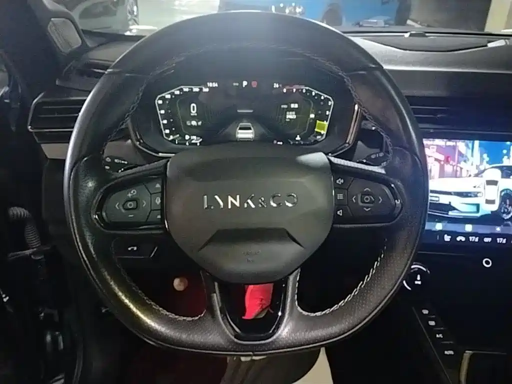 Lynk & Co 01 2021 2.0TD AWD Night Edition фото 11