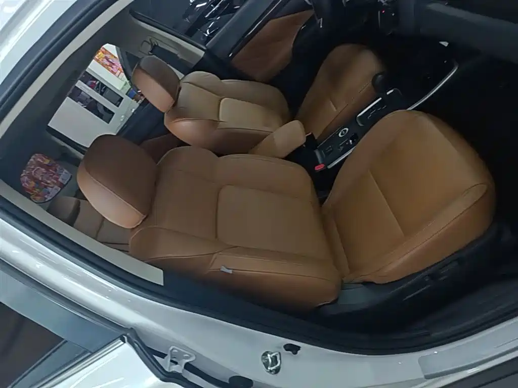 Mitsubishi Outlander 2019 2.4L 4WD Deluxe Edition 5-seater China V фото 25