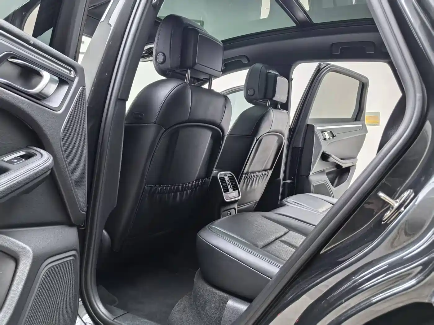 Porsche Macan 2023 Macan 2.0T фото 12