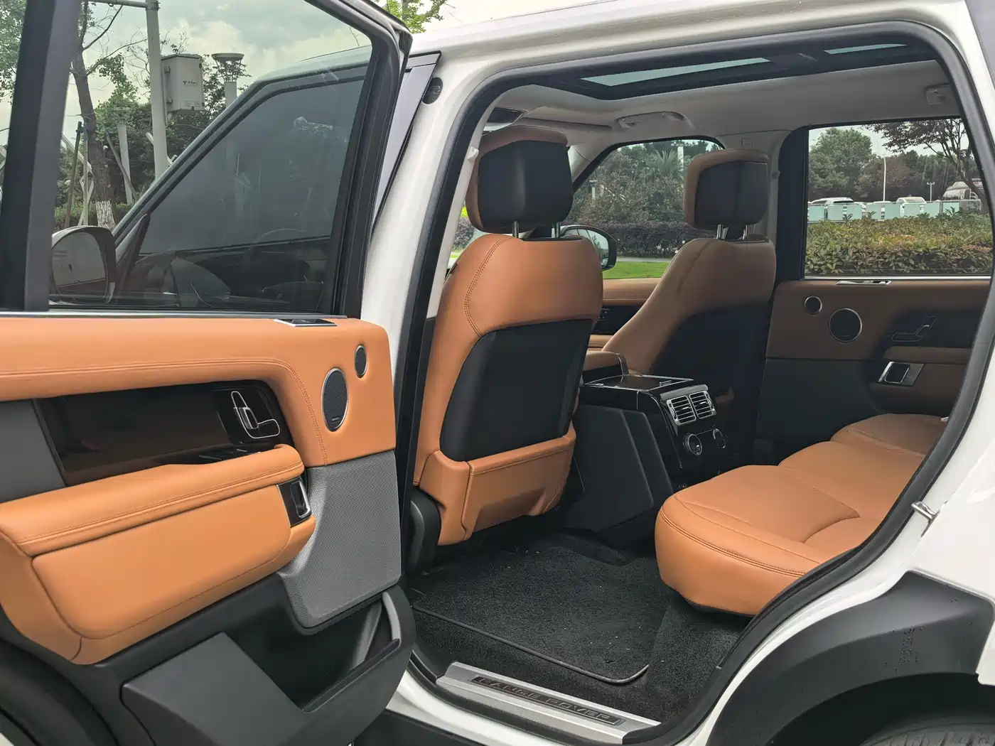Land Rover Range Rover 2018 3.0 SC V6 Vogue Heritage Extended Edition фото 17