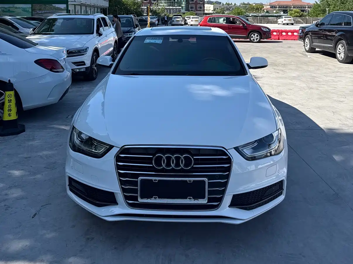 Audi A4L 2016 35 TFSI Collector's Edition S line Comfort фото 2