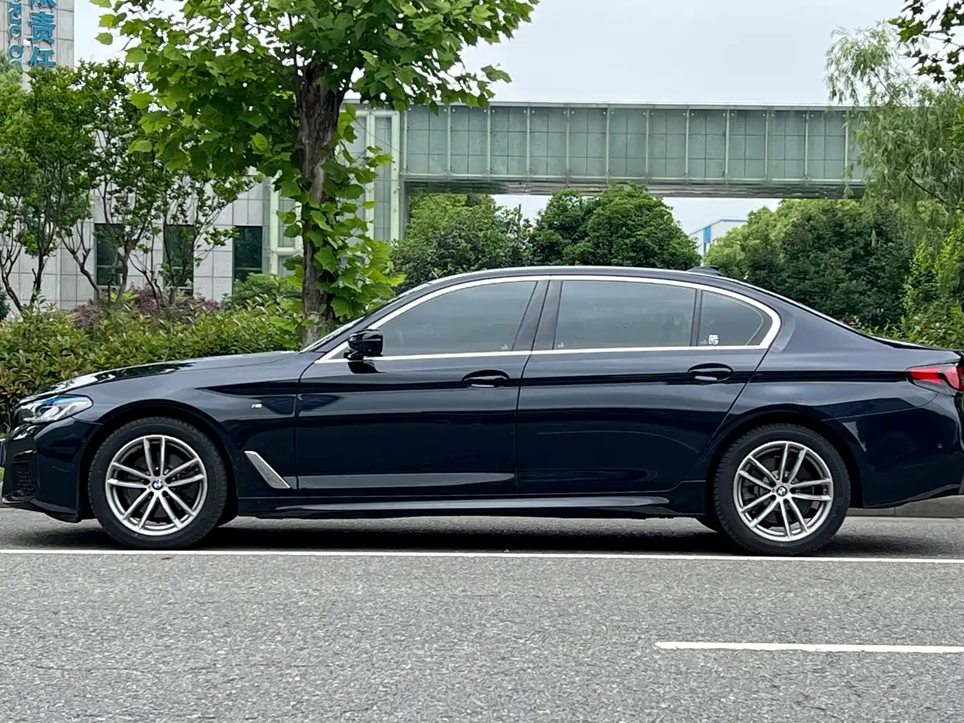 BMW 5 Series 2020 525Li M Sport Package фото 5