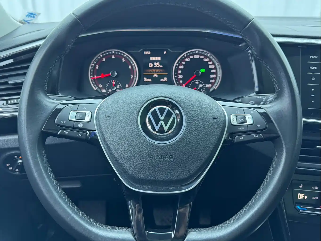 Volkswagen Tayron 2022 280TSI 2WD Luxury Smart Connect Edition фото 10